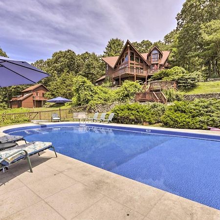 Private Guest House With Deck And Spectacular Views! アンキャスヴィル（コネチカット州） エクステリア 写真