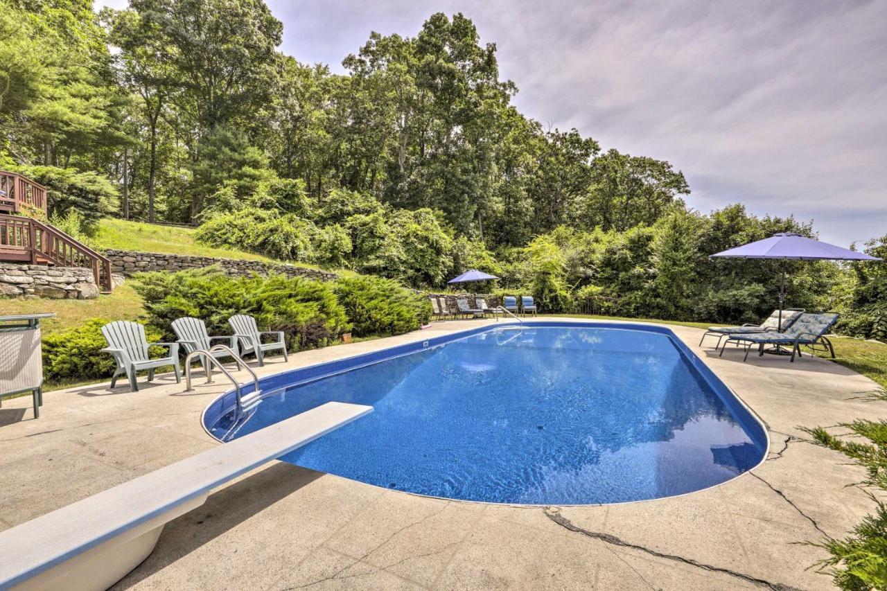 Private Guest House With Deck And Spectacular Views! アンキャスヴィル（コネチカット州） エクステリア 写真